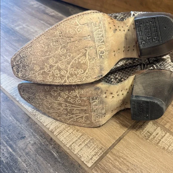Corral Gray Snakeskin Heeled Boots - Picture 3 of 4